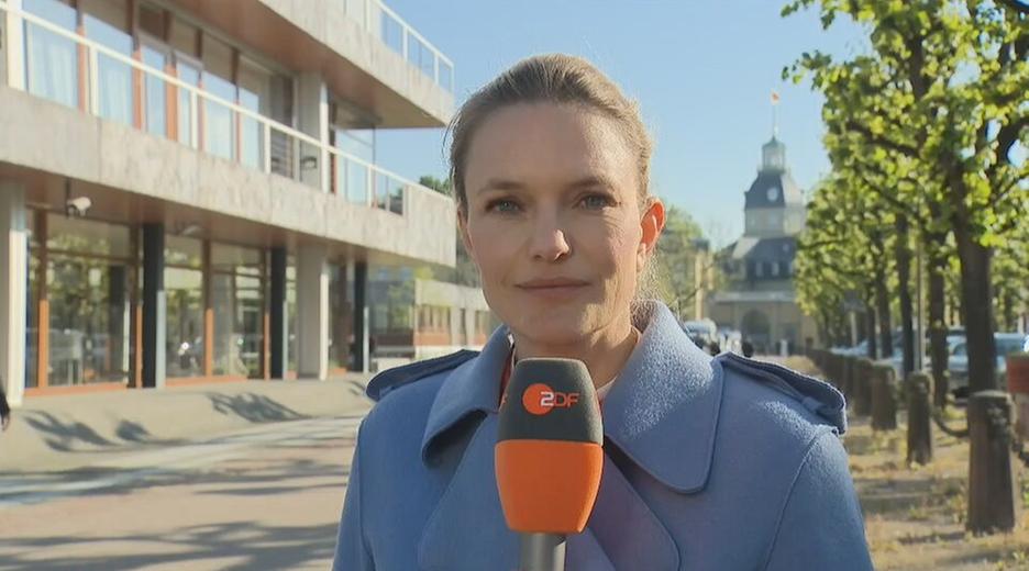 ZDF-Rechts-Expertin Sarah Tacke bei heute Xpress zur Verhandlung des Bundesverfassungsgerichts über die Klagen gegen die Wahlrechtsreform. 