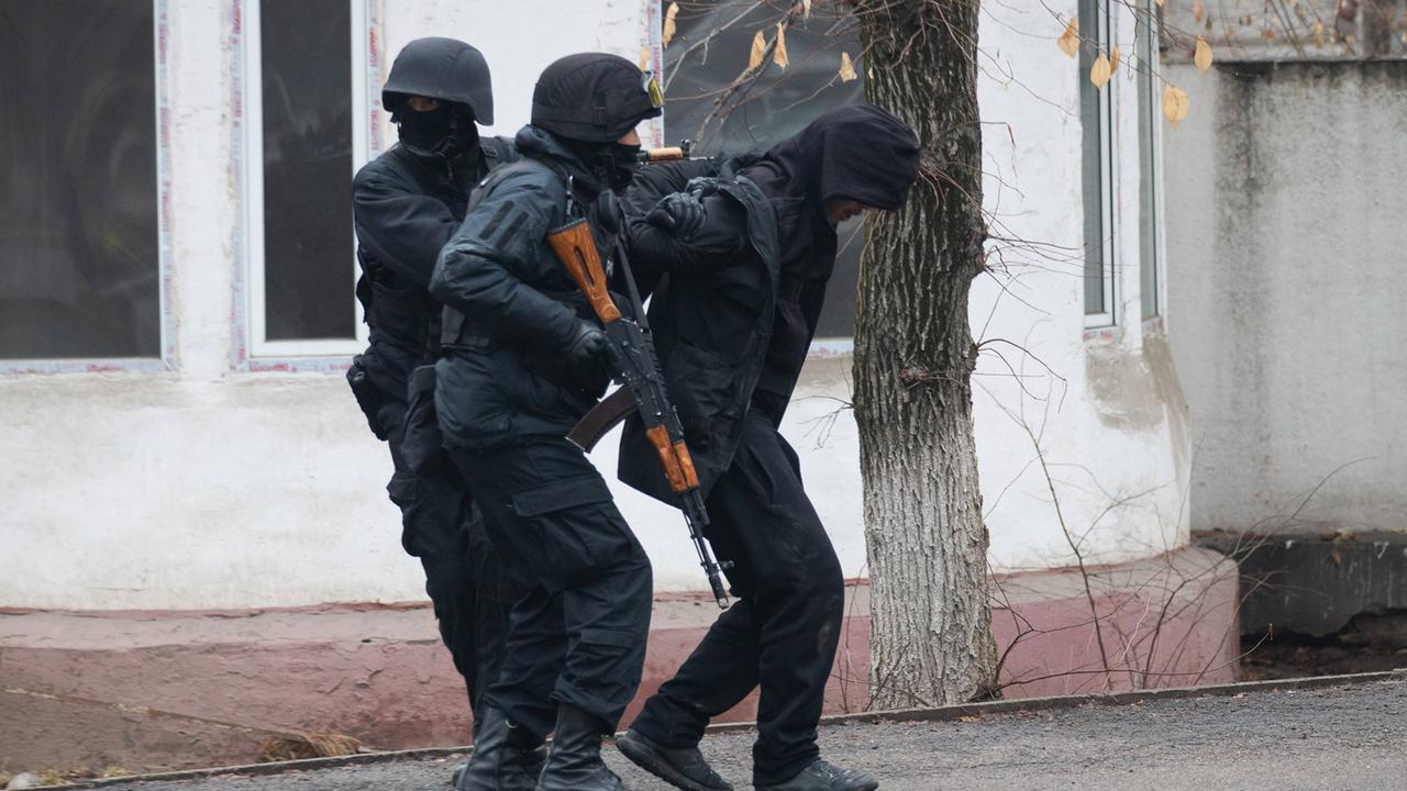 Kasachstan: Hunderte nach Protesten in Haft