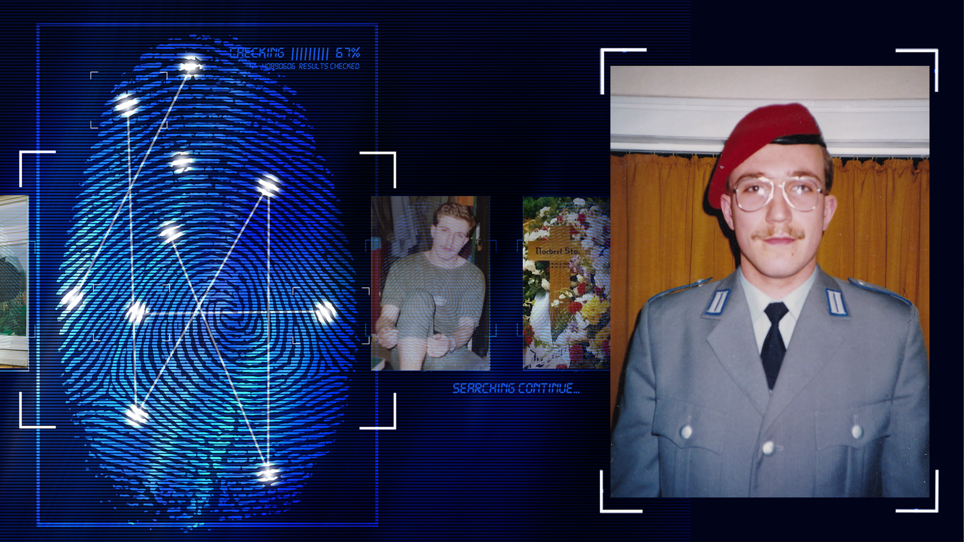 Foto aus dem Jahr 1989 zeigt den 20 Jahre alten Bundeswehrsoldaten Norbert Stolz in Uniform. Er trägt ein rotes Barett, eine Brille mit gerader Kopfeinfassung aber nach unten rund gebogenen großen Gläsern. Er trägt einen Oberlippenbart. In Hintergrund ein ockerfarbener Vorhang. Links daneben: Lichtschematische Darstellung eines Fingerabdrucks.