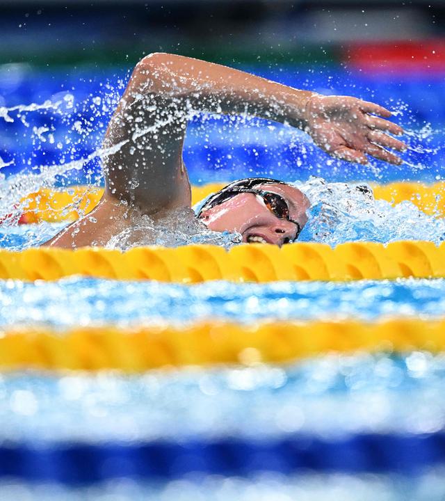 Katar, Doha: Isabel Gose nimmt an einem Vorlauf des 1500-m-Freistilschwimmens der Frauen teil