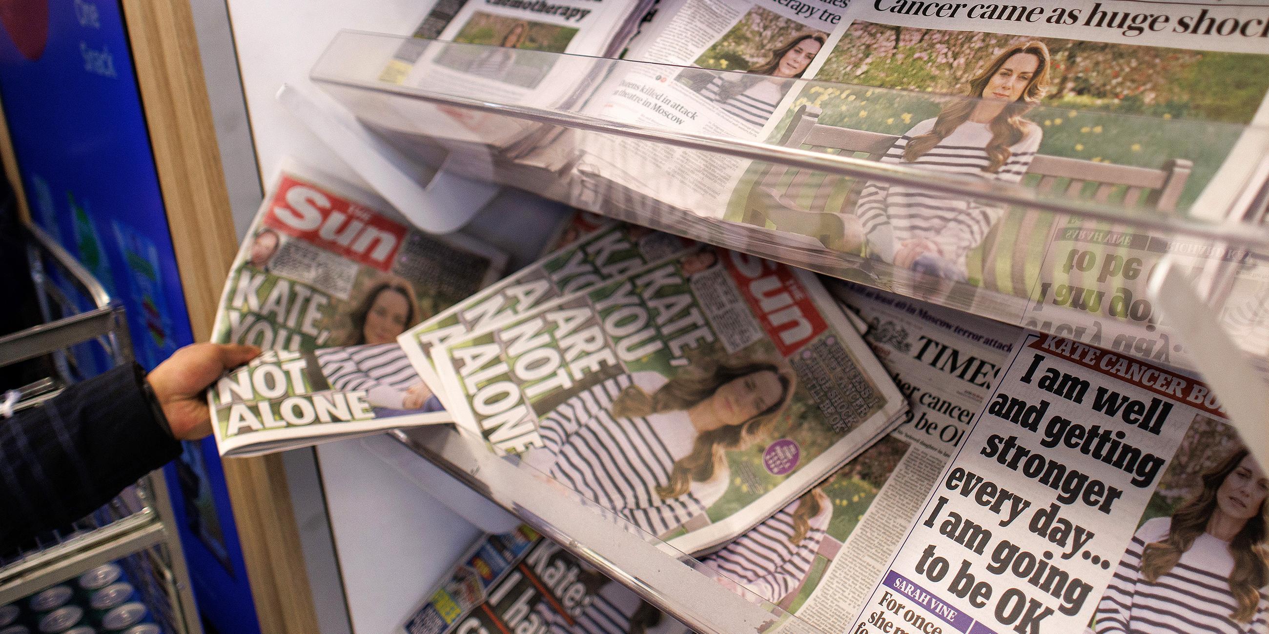 Britische Zeitungen mit Titeln zu Prinzess Kates Krebserkrankungen