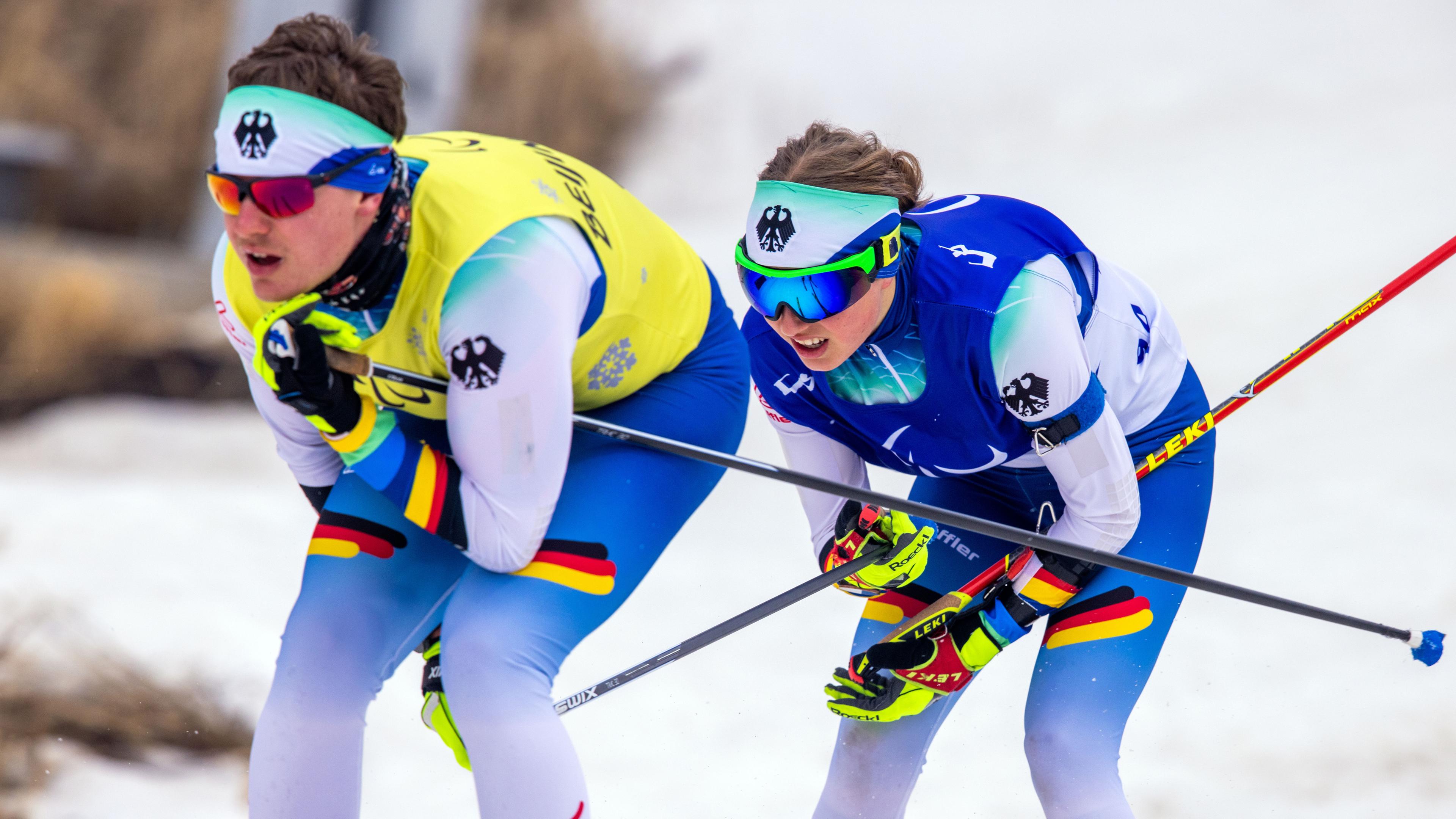 Lauf zu Biathlon-Silber: Linn Kazmeier (re.) mit Guide Florian Baum