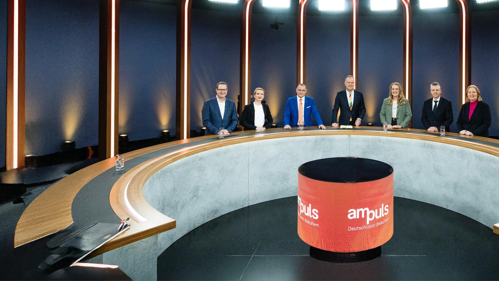 Martin Huber, Ines Schwerdtner, Tino Chrupalla, Christian Sievers, Katharina Dröge, Thorsten Frei, Bärbel Bas im Studio