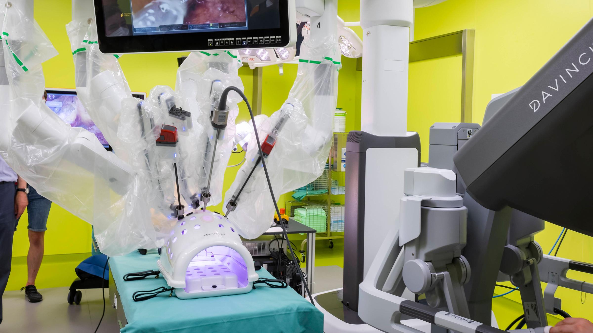 Forschungen an einem KI- und Roboter-gestützten Assistenzsystem für die Krebschirugie an der Dresdner Uniklinik