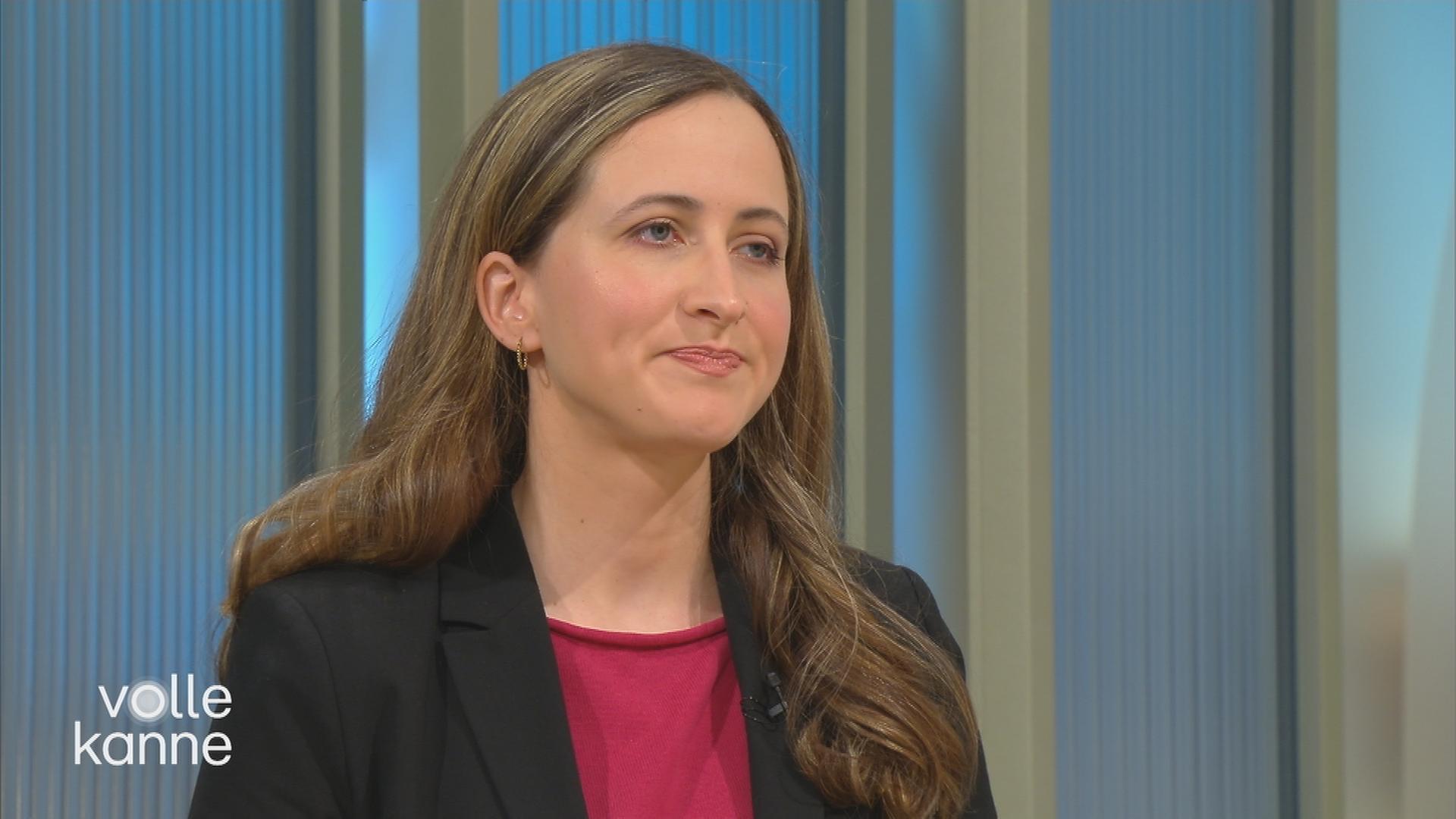 ZDF-Redakteurin Charlotte Greipl von Recht und Justiz im Gespräch bei "Volle Kanne".