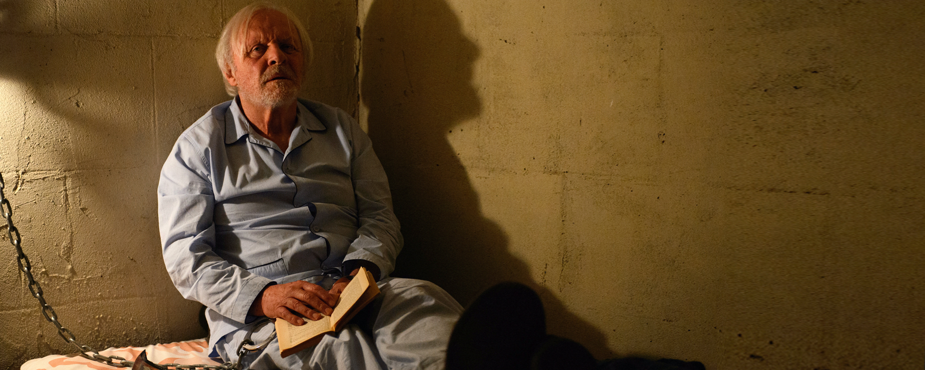 Alfred „Freddy“ Heineken (Anthony Hopkins) lässt sich nicht unterkriegen und zwingt seine Entführer zu einem gefährlichen Psychoduell.