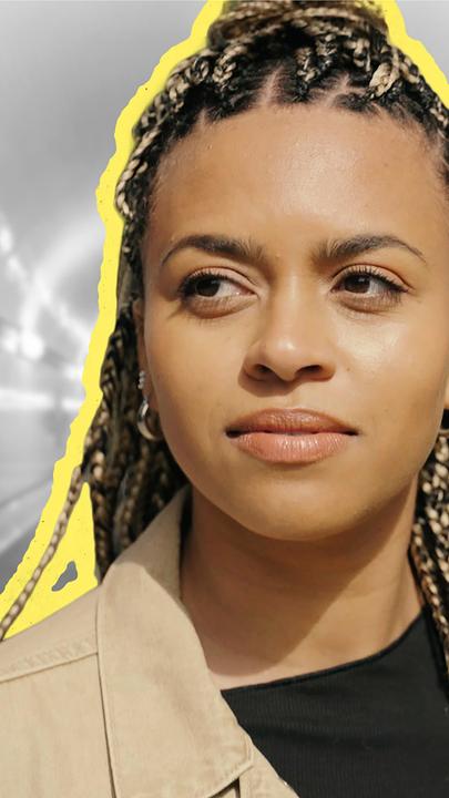 Montage: Porträt von Aminata Belli, im Hintergrund ein Foto eines gekachelten Ganges.