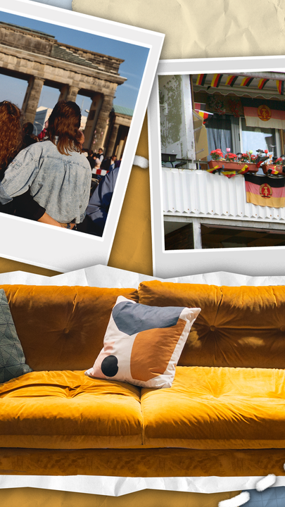 Ein gelbes Sofa im Vordergrund, im Hintergrund Polaroid-Fotos, die verschiedene Aspekte der Deutschen Einheit zeigen