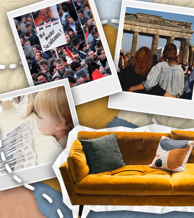 Ein gelbes Sofa im Vordergrund, im Hintergrund Polaroid-Fotos, die verschiedene Aspekte der Deutschen Einheit zeigen