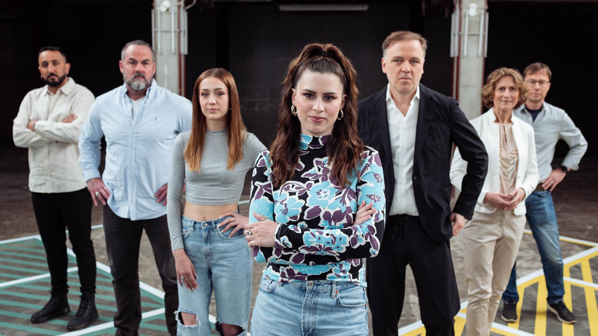 Salwa Houmsi mit Gästen