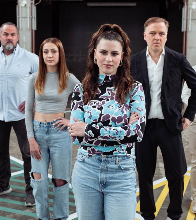 Salwa Houmsi mit Gästen