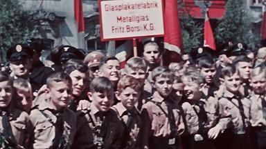 Zdfinfo - Kindheit Im Dritten Reich – Faszination Und Verblendung