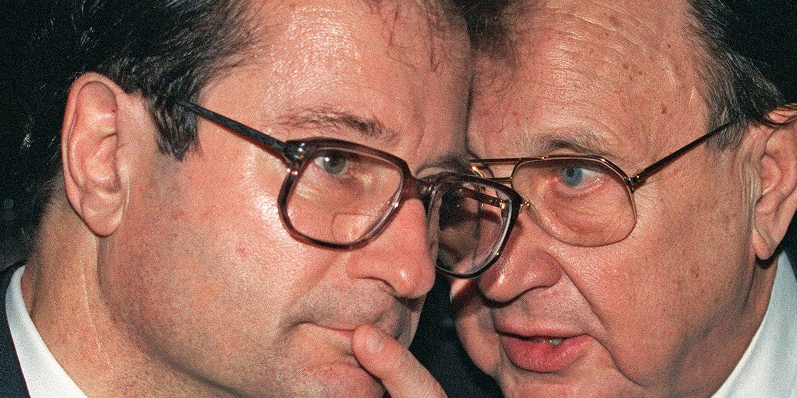 Klaus Kinkel und Hans-Dietrich Genscher (FDP) - (Archivbild vom  08.01.1994)