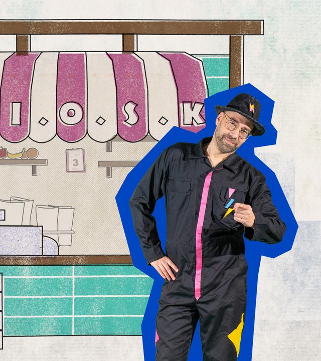 SingAlarm - SingDings Kiosk: Richard von Richards Kindermusikladen posiert vor einem gezeichneten Kiosk aus blauen Ziegel mit einer rot-weißen Markise.