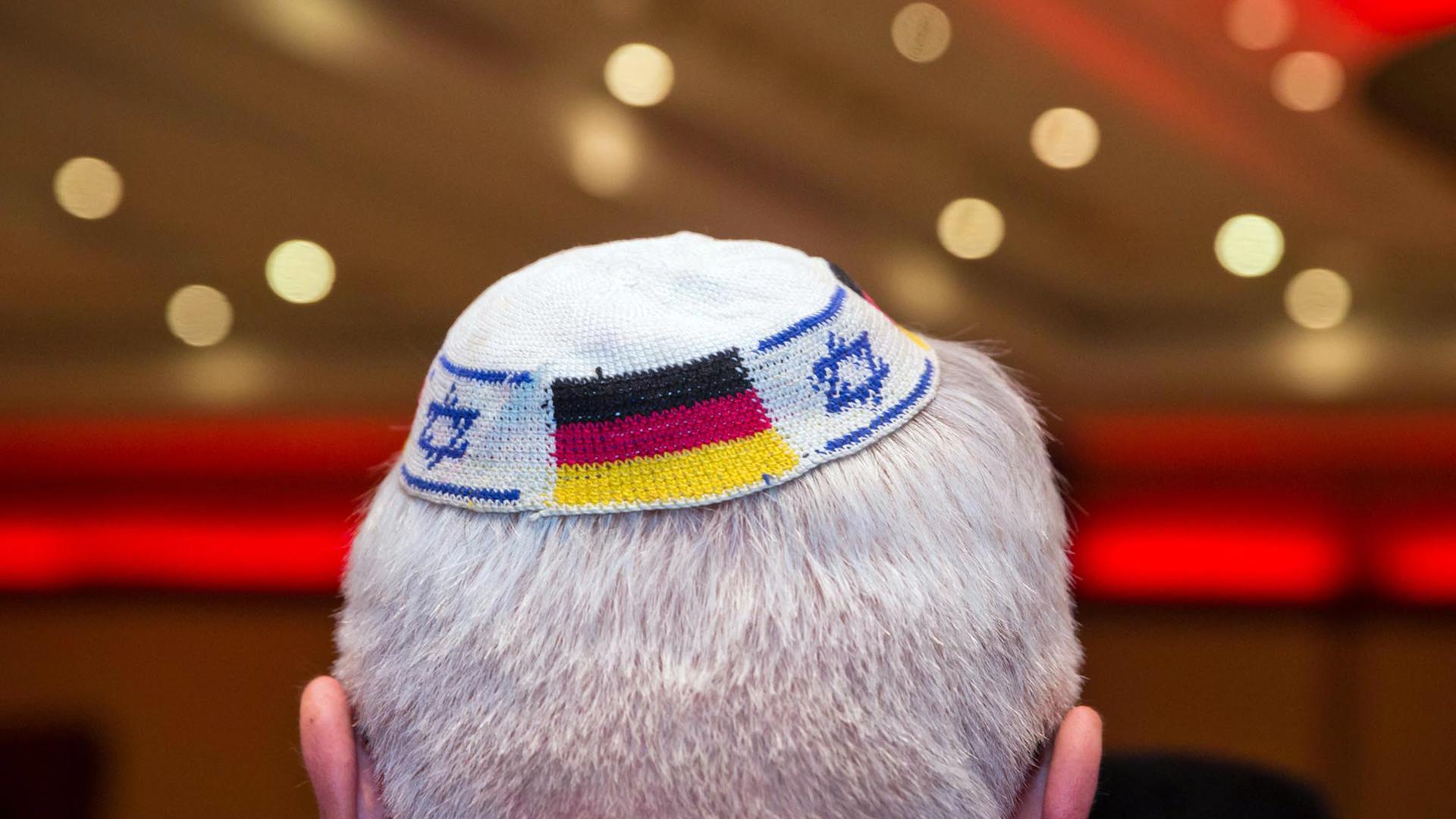 Kippa mit israelischer und deutscher Flagge