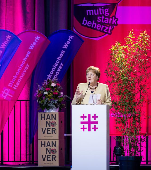 Altkanzlerin Angela Merkel (CDU) spricht auf dem 39. Deutschen Evangelischen Kirchentag, der vom 30.04. bis 04.05.2025 in Hannover stattfindet. 