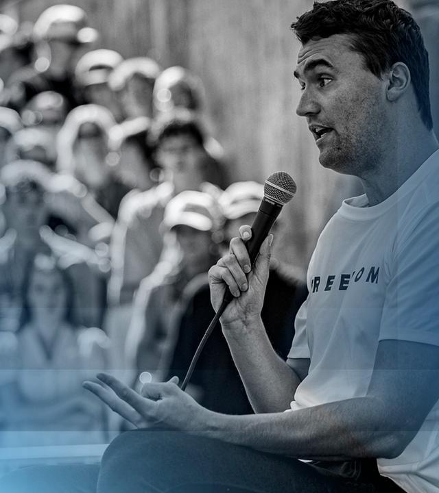 Der rechtskonservative Charlie Kirk hält eine Rede an der Universität Utah Valley.