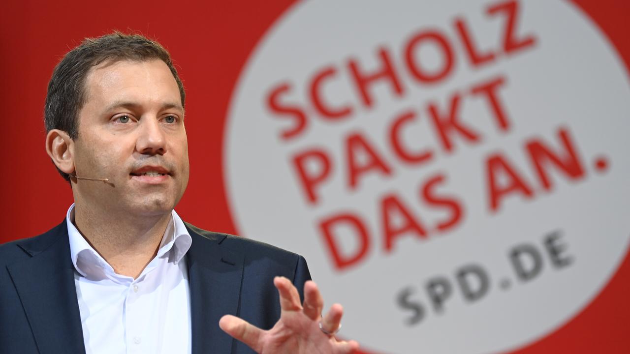„Wie Mini-Trump“: Laschet-Rede empört SPD 