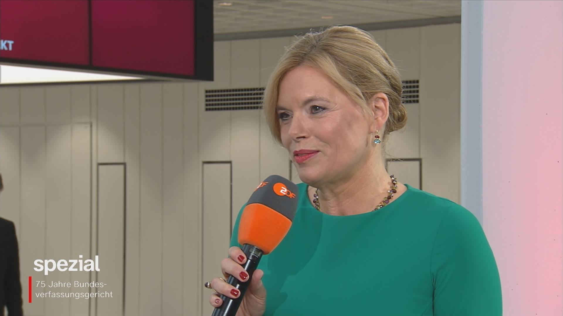 Sarah Tacke im Gespräch mit Julia Klöckner