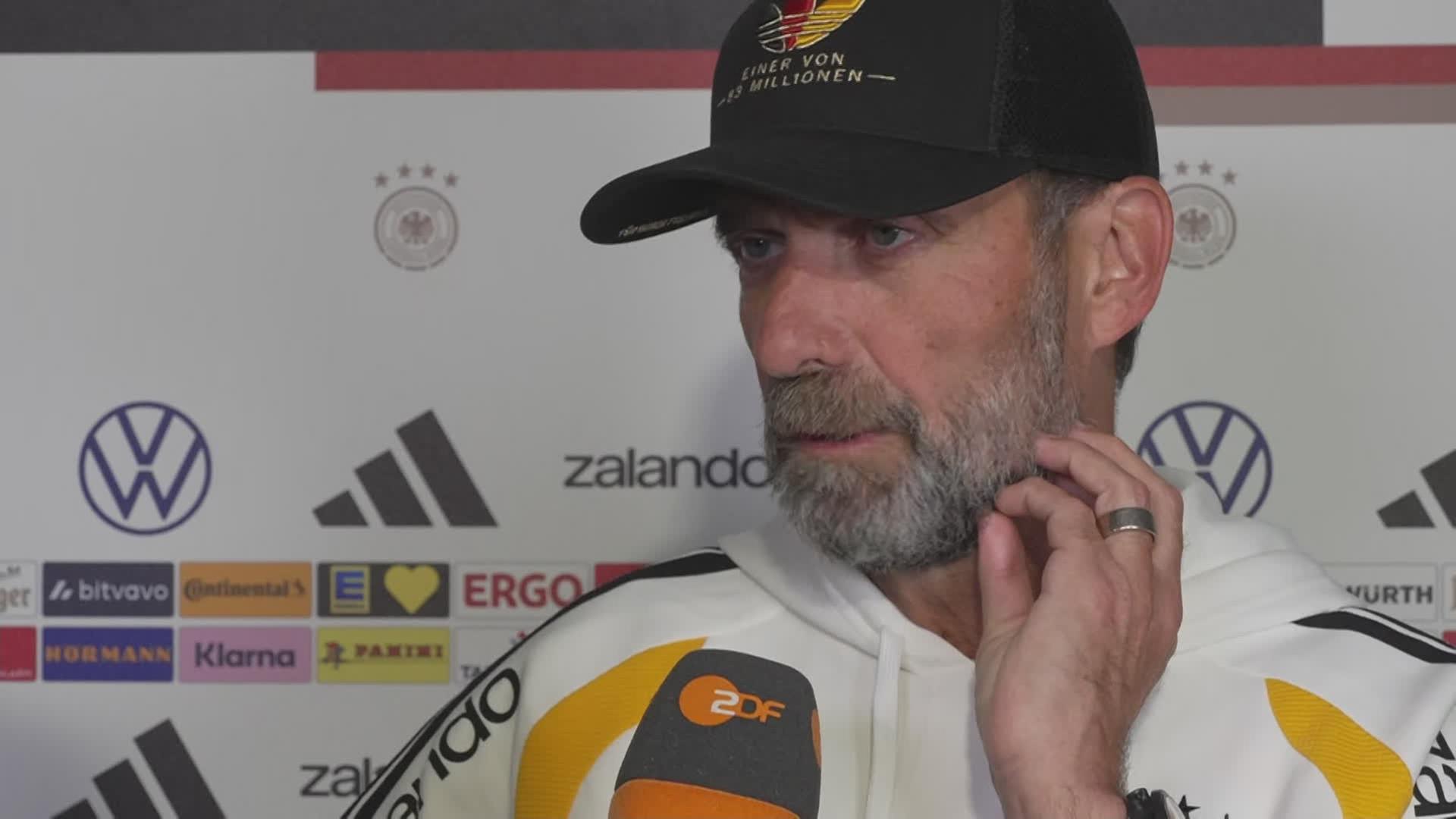 Der deutsche Bundestrainer Jürgen Klopp im ZDF Interview vor dem Spiel gegen Griechenland
