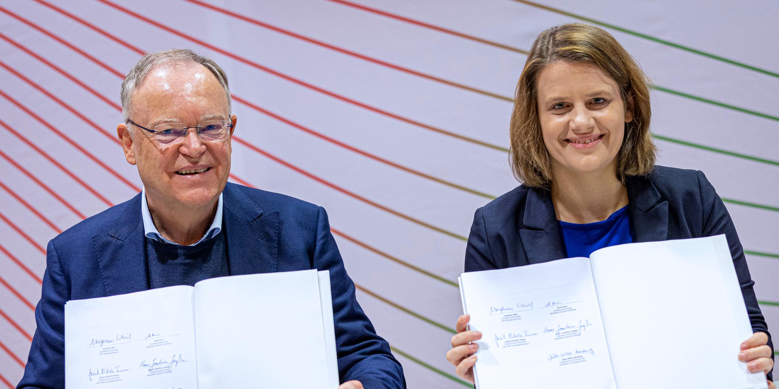 Unterzeichnung des Koalitionsvertrags von SPD und Grünen in Niedersachsen