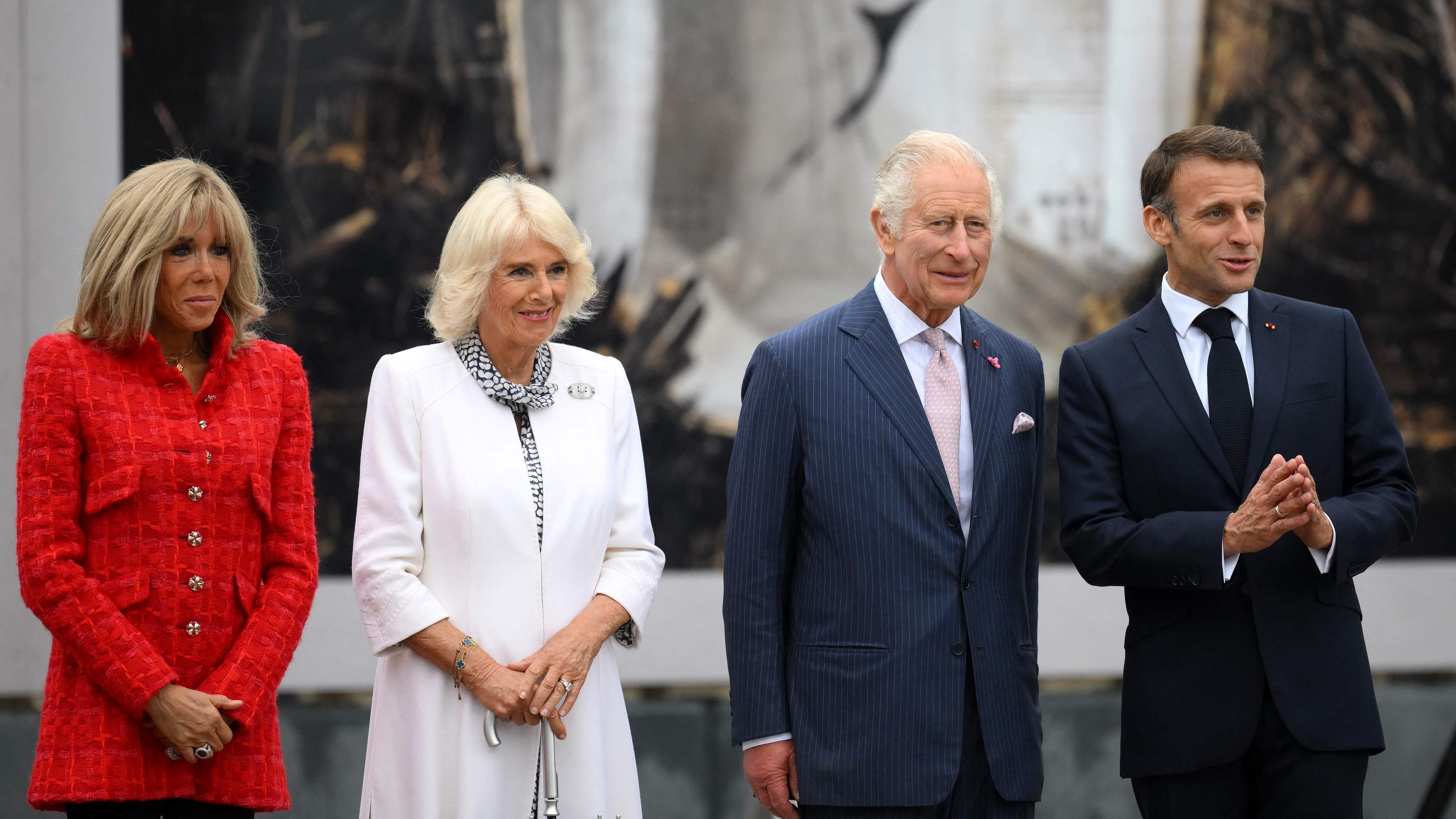 Der britische König Charles und seine Frau Camilla mit dem französischen Präsidenten Macron und seiner Frau Brigitte