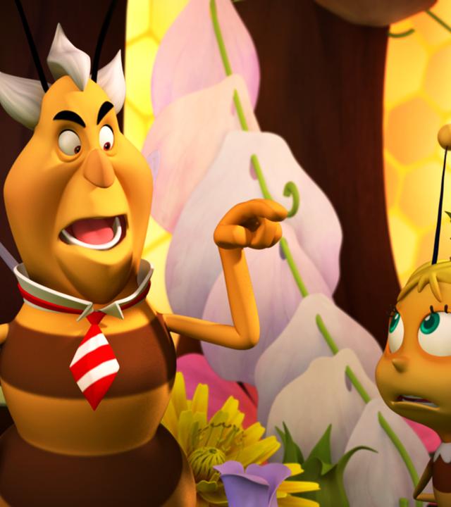 Richter Bienenwachs hält seiner Nichte - Prinzessin Natalie - eine Predigt. Sie steht mit Krone im Thronsaal.