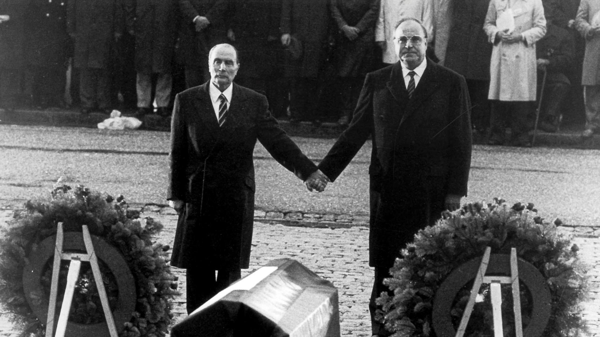 Helmut Kohl und Francois Mitterand Gedenken der Toten der Schlacht um Verdun