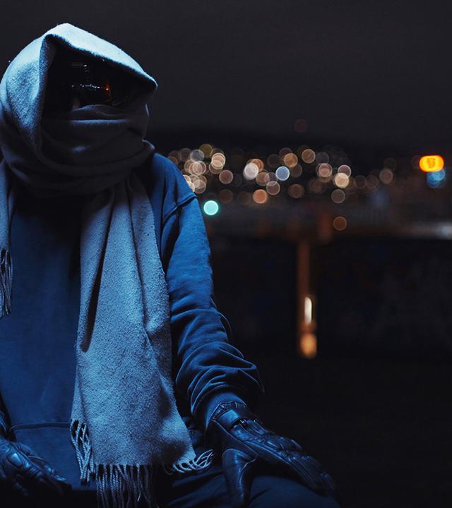 SRF DOK Kokain-Flut – Die Schweiz im Griff des globalen Kartells Ein Kokain-Dealer gibt Einblick in sein Geschäft.