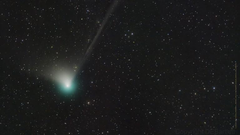Kometen C/2022 E3 (ZTF). Der Komet kommt nur alle rund 50 000 Jahre vorbei und könnte in den kommenden Tagen mit bloßem Auge am Nachthimmel zu sehen sein. 