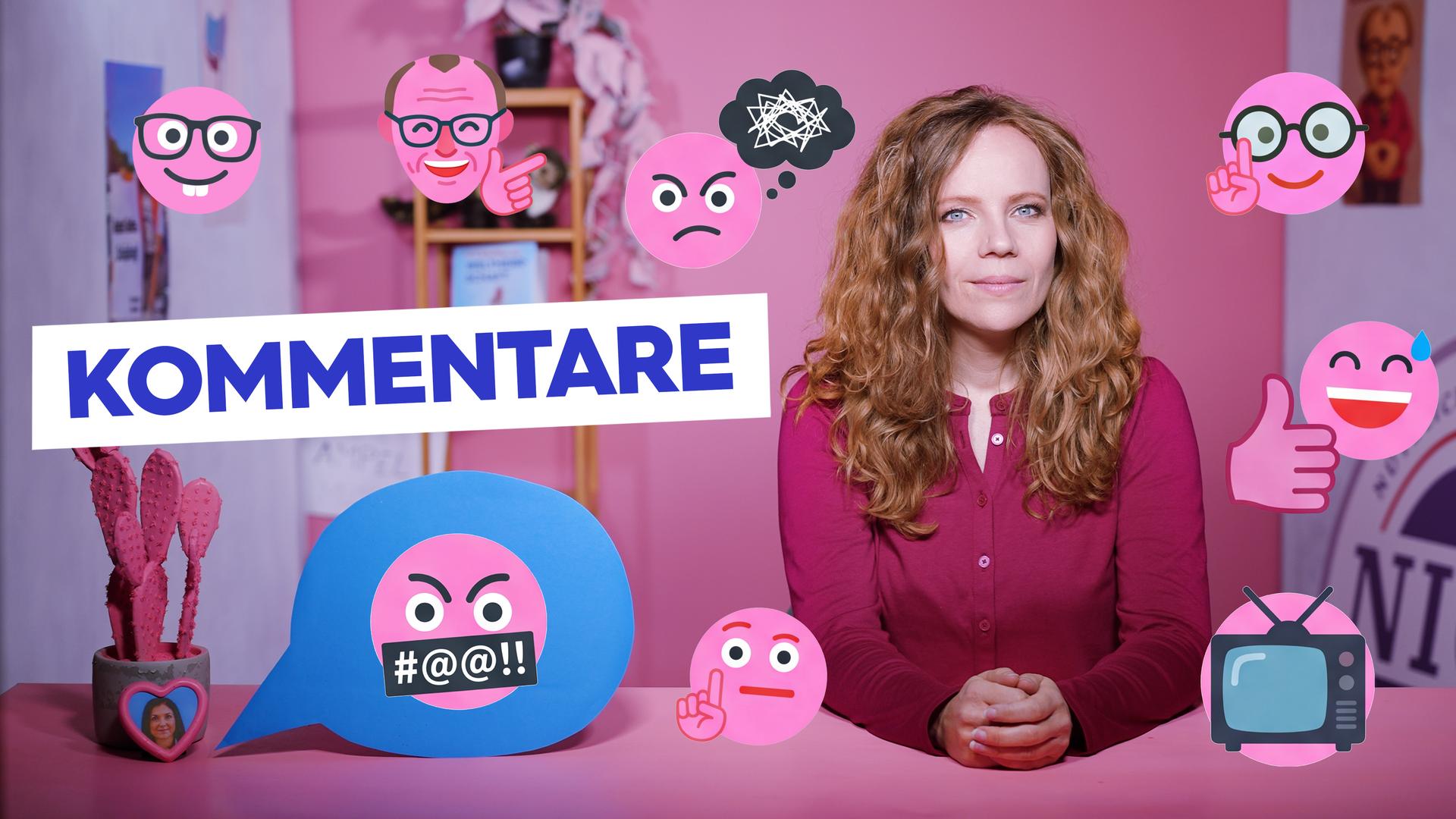 Sarah Bosetti sitzt an einem Tisch vor einem rosa Hintergrund. Um sie herum sind verschiedene Symbole und Emojis zu sehen. Links steht groß das Wort "KOMMENTARE".