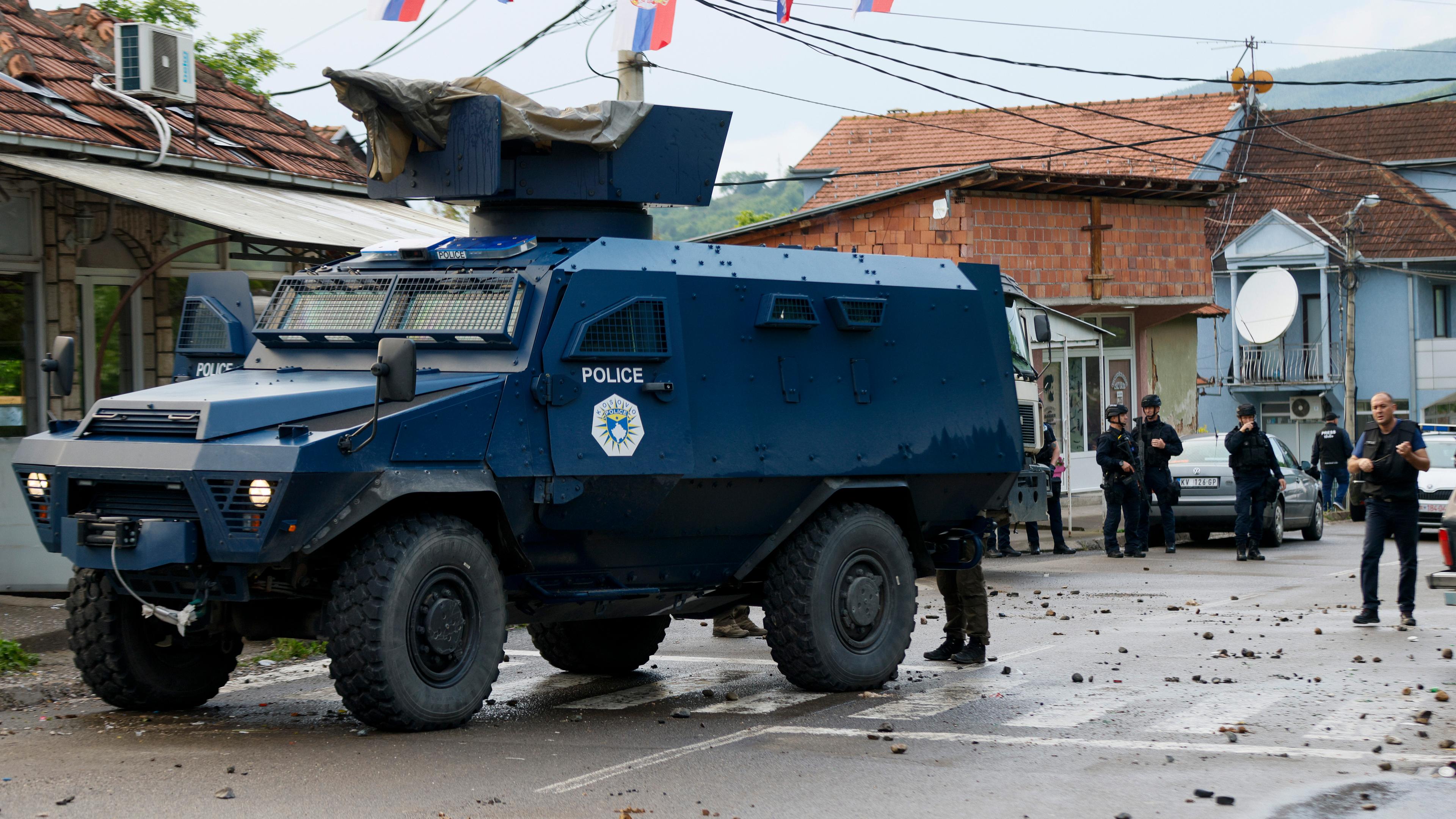Serbien hat seine Truppen an der Grenze zum Kosovo in höchste Alarmbereitschaft versetzt