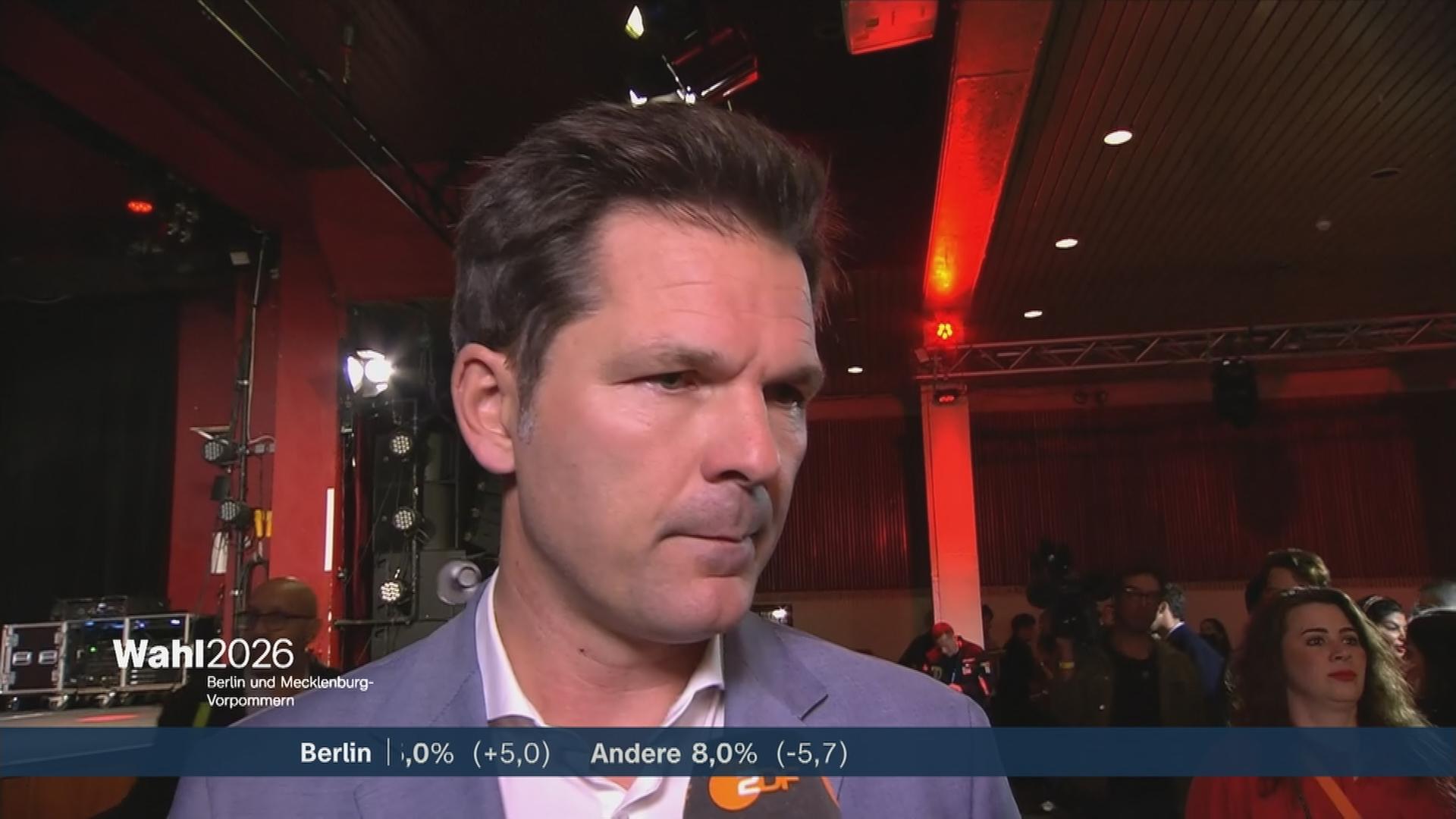 Steffen Krach von der SPD mit einer Reaktion zur Abgeordnetenhauswahl in Berlin.