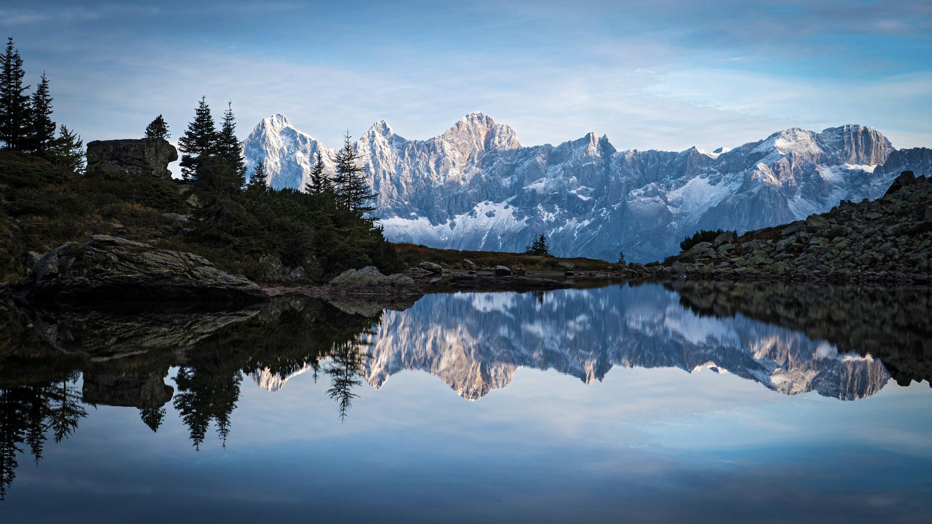 Spiegelsee mit Dachstein, Steiermark