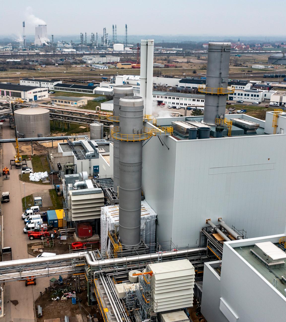 Blick auf das neue Gaskraftwerk für den Chemiepark in Leuna.