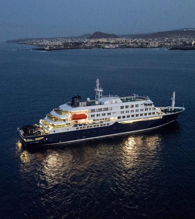 Kreuzfahrtschiff MV Hondius im Atlantik