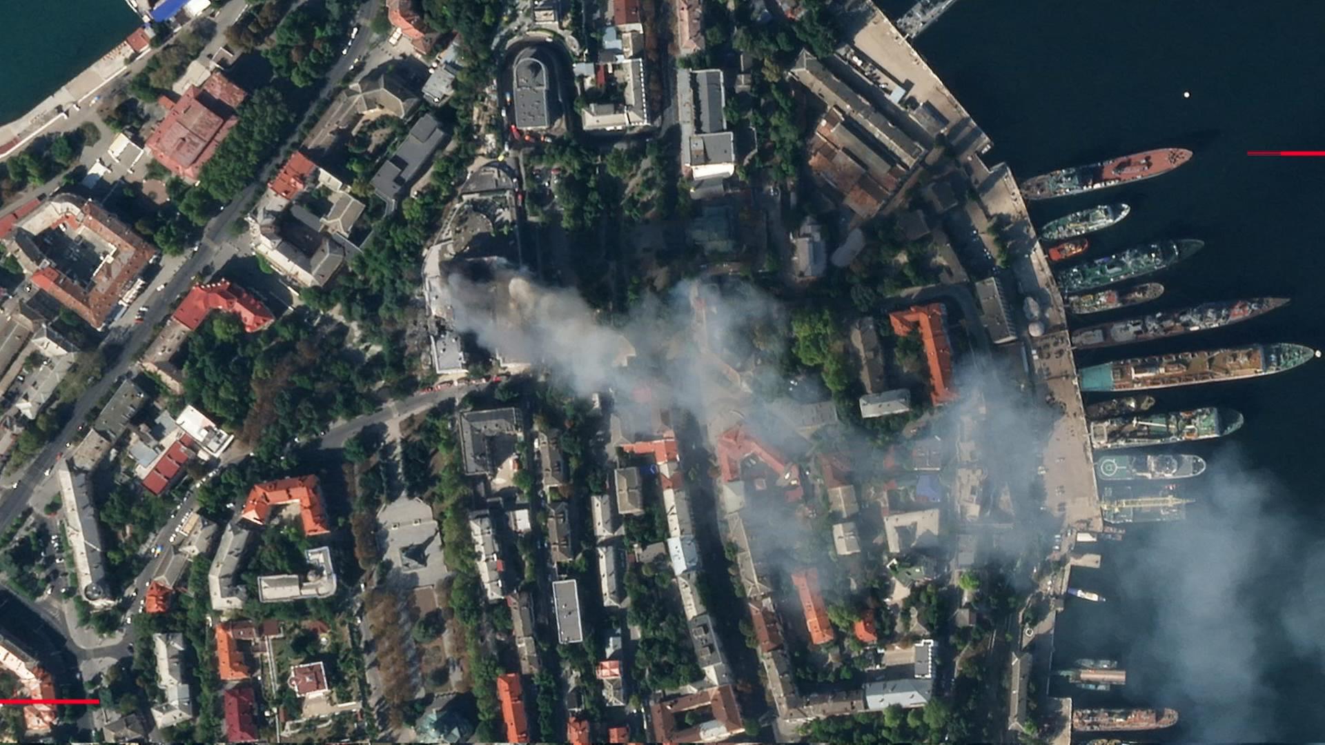 Marschflugkörper der Ukraine explodieren auf der Krim (Vogelperspektive)