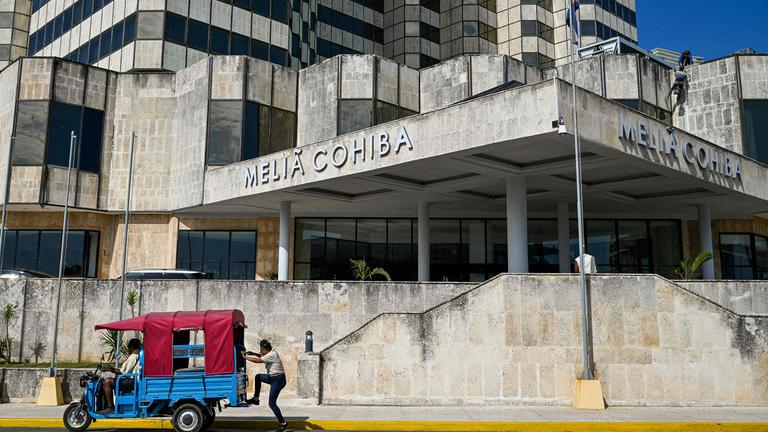 Außenansicht des Hotels Melia Cohiba in Havana, Kuba.