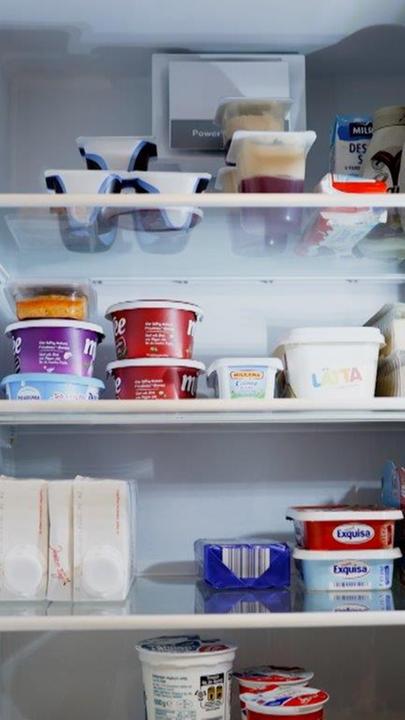 Kühlschränke mit Lebensmitteln