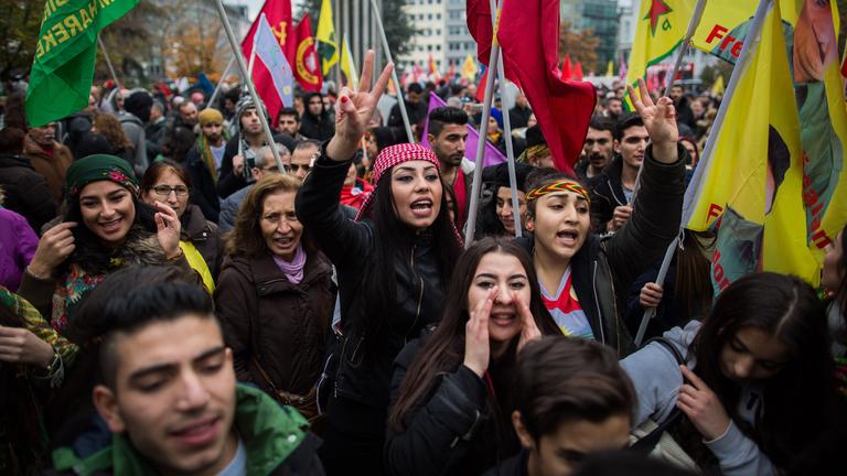 Kurden demonstrieren in Köln
