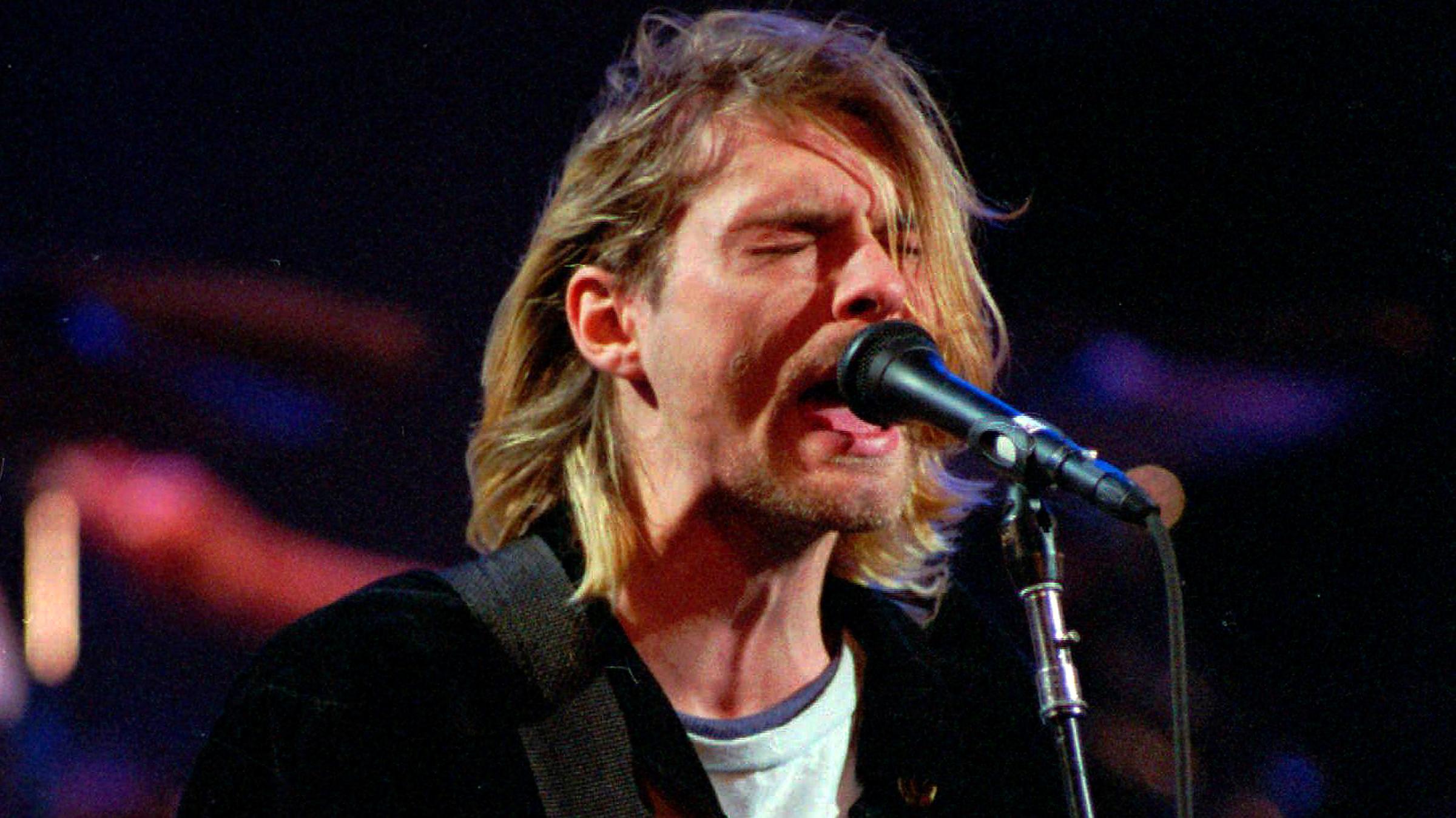 Kurt Cobain, Sänger der US-amerikanischen Kult-Rockband Nirvana, tritt mit seiner Band auf, aufgenommen am 13.12.1993