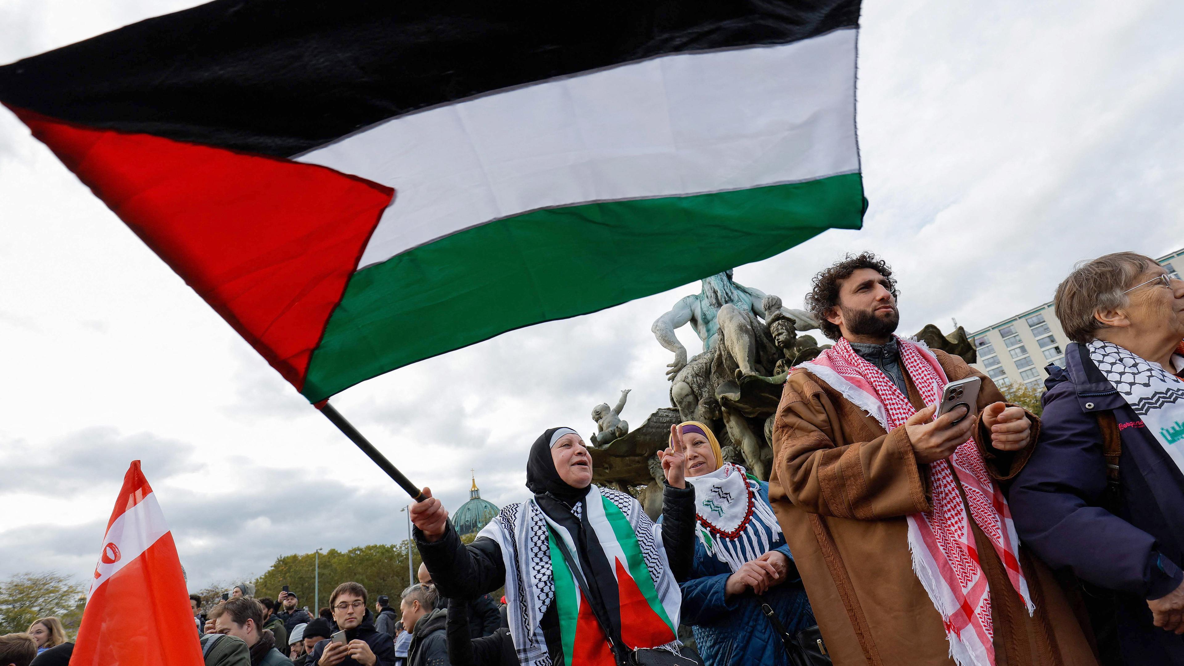 Palästinenser demonstrieren in Berlin 