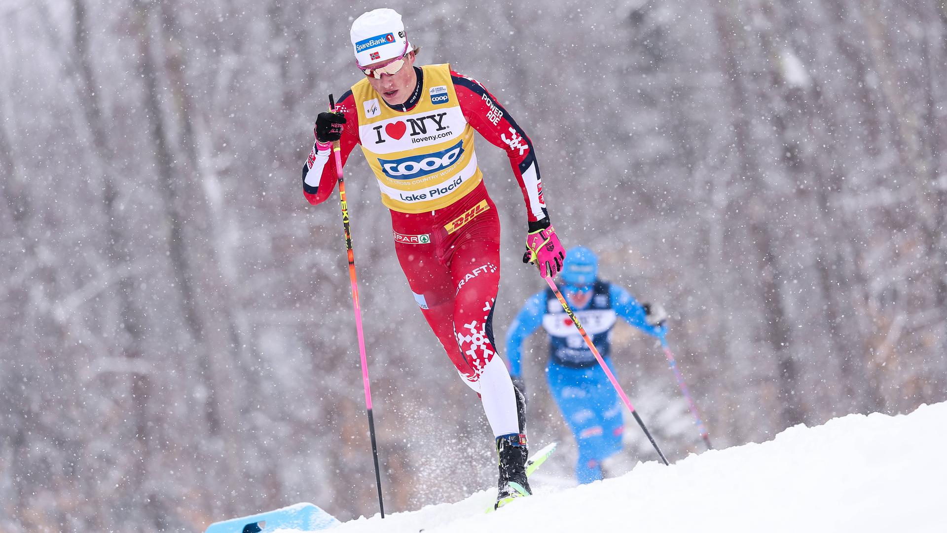 Johannes Hosflot Klaebo im Rennen über 10 km klassisch beim Langlauf-Weltcup in Lake Placid.