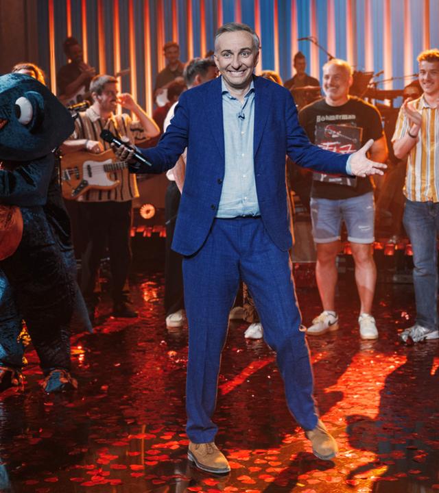 Jan Böhmermann moderiert "Lass dich überwachen"