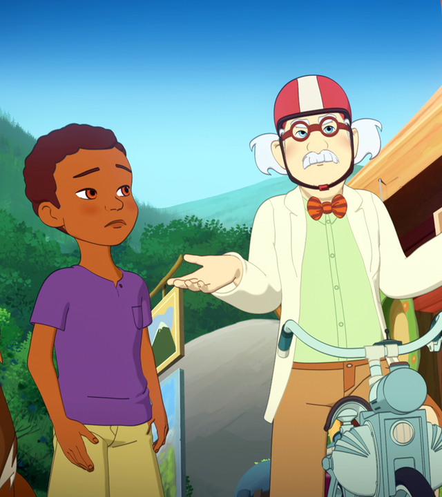 Lassie, Harvey und Zoé stehen um Doctor Dudley herum, der einen Helm trägt und auf einem Moped sitzt.