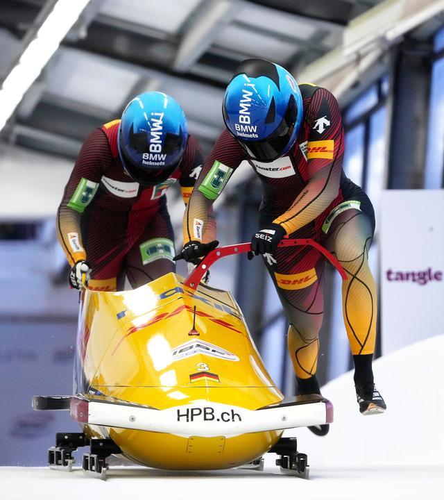 Bobpilotin Lisa Buckwitz beim Zweierbob-Weltcup in Sigulda