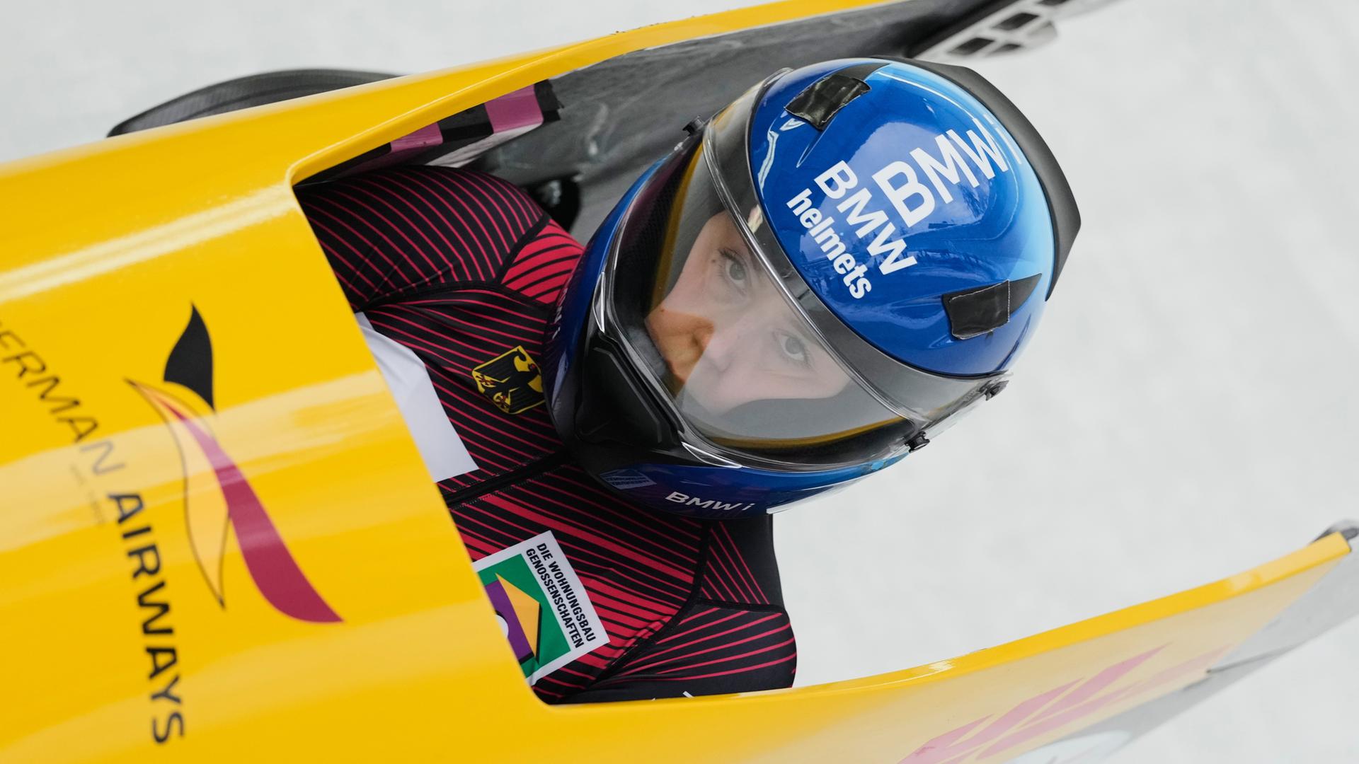 Bob-Weltcup, Monobob der Frauen. Laura Nolte (GER) rast die Bahn hinunter.