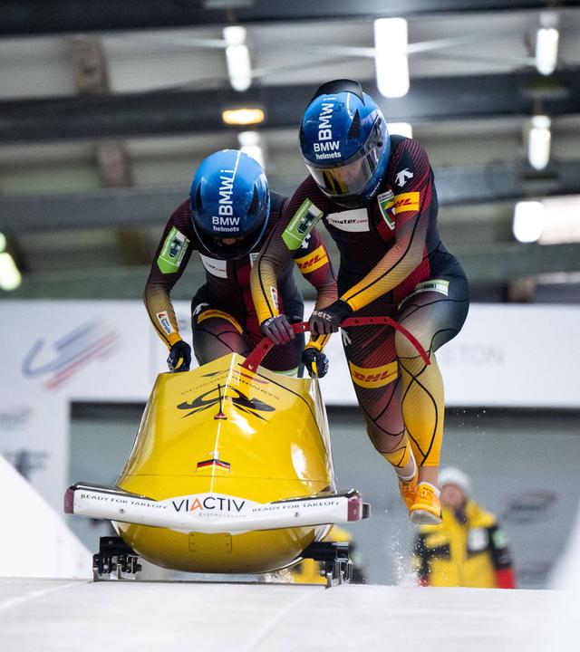 Bobpilotin Laura Nolte und Anschieberin Deborah Levi in Altenberg