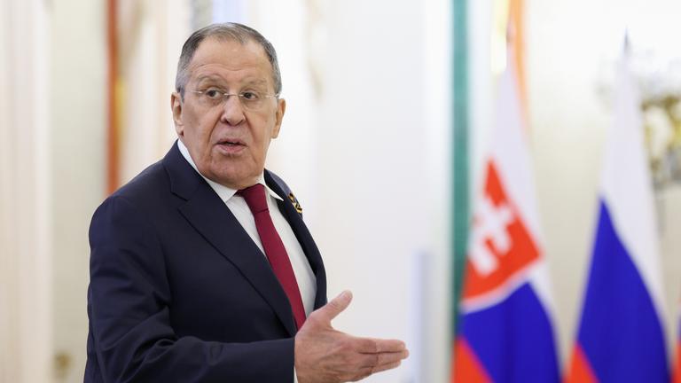 Der russische Außenminister Sergej Lawrow nimmt an einem Treffen zwischen dem russischen Präsidenten Wladimir Putin und dem slowakischen Premierminister Robert Fico teil. 
