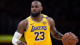 LeBron James in action during a Lakers game against the Pelicans